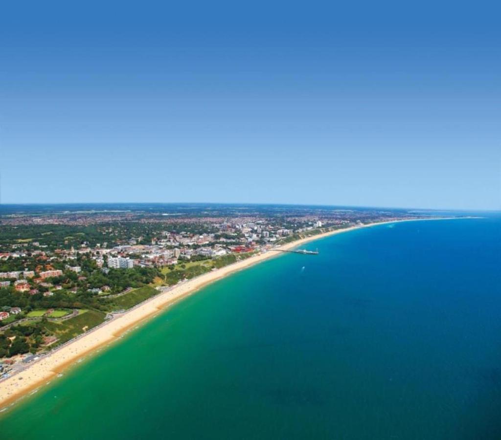Bournecoast: Flat With Panoramic Sea Views- Fm6180 *