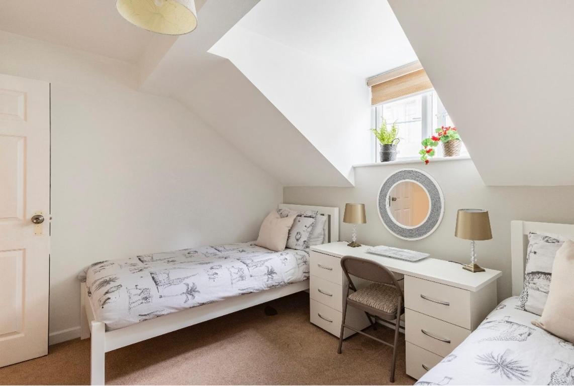 Town Centre White House Homestay
