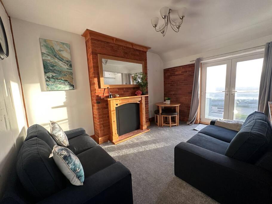 Coastline Retreats - Stunning Sea View Apartment, Netflix *