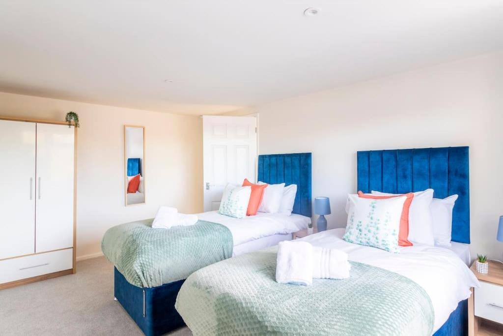 Apartment Stunner Sea View 2 Bedroom Sleeps 6-free Parking Bournemouth