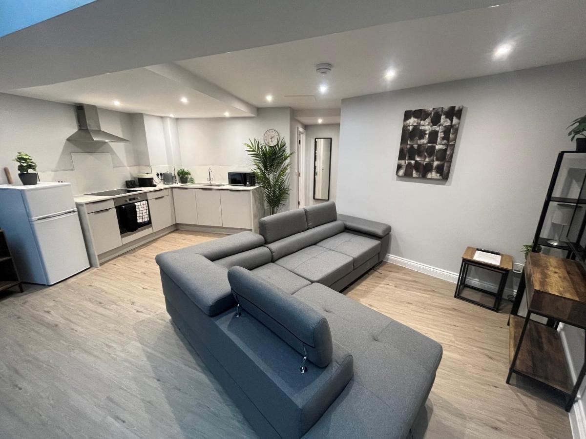 Apartment Westhill Road
