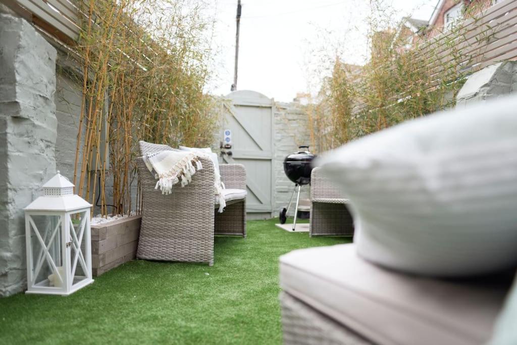 Cute House - 4 Mins Walk *