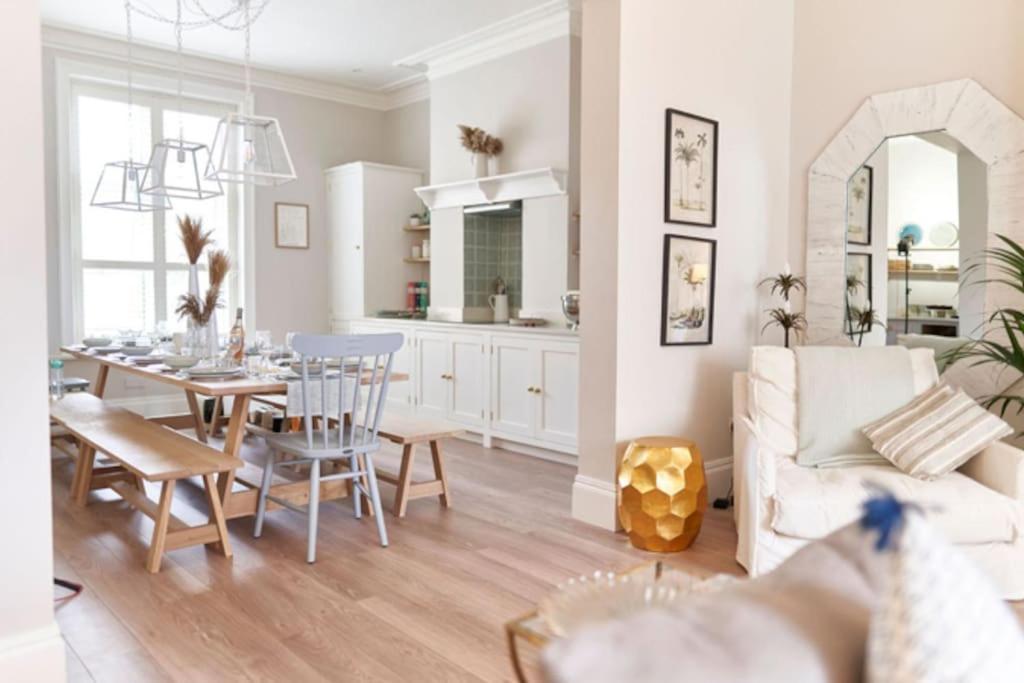 Holiday home Cute House - 4 Mins Walk *