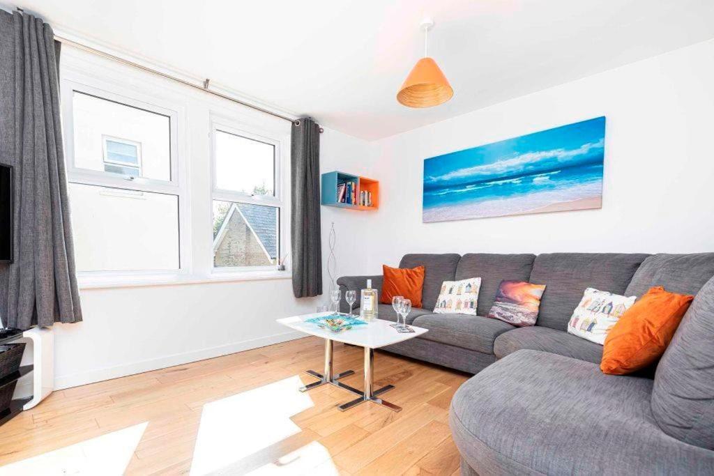Bournecoast- Near Town Centre And With Hut - Fm6114 Apartment *