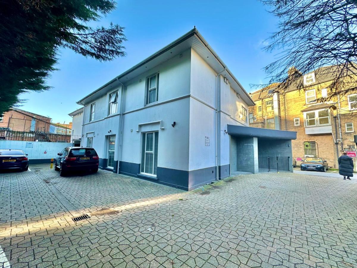 Urban Retreat - Close To Town And Apartment *