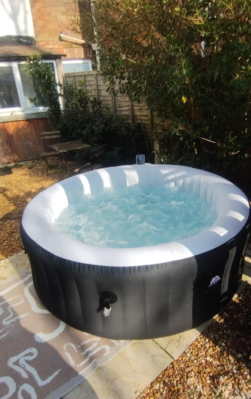 Apartment Spacious One Bed With Hot Tub And Garden Bournemouth