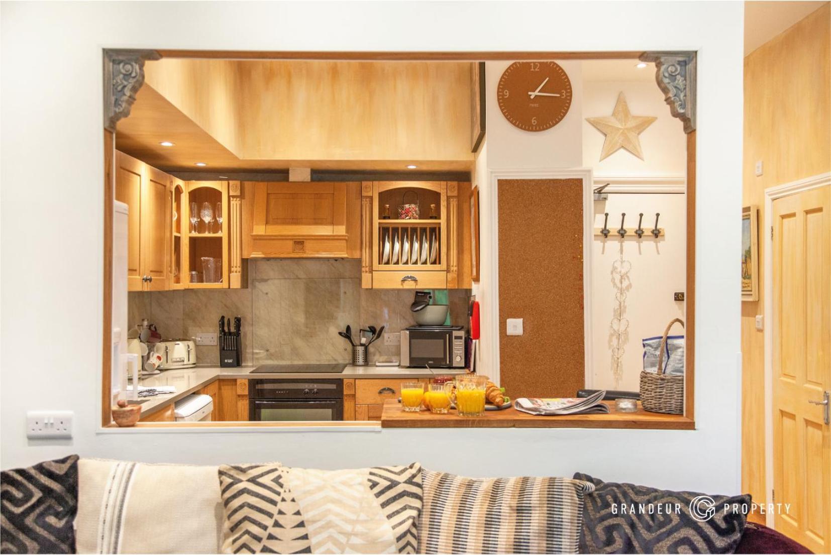 Treetop By Grandeur Property *