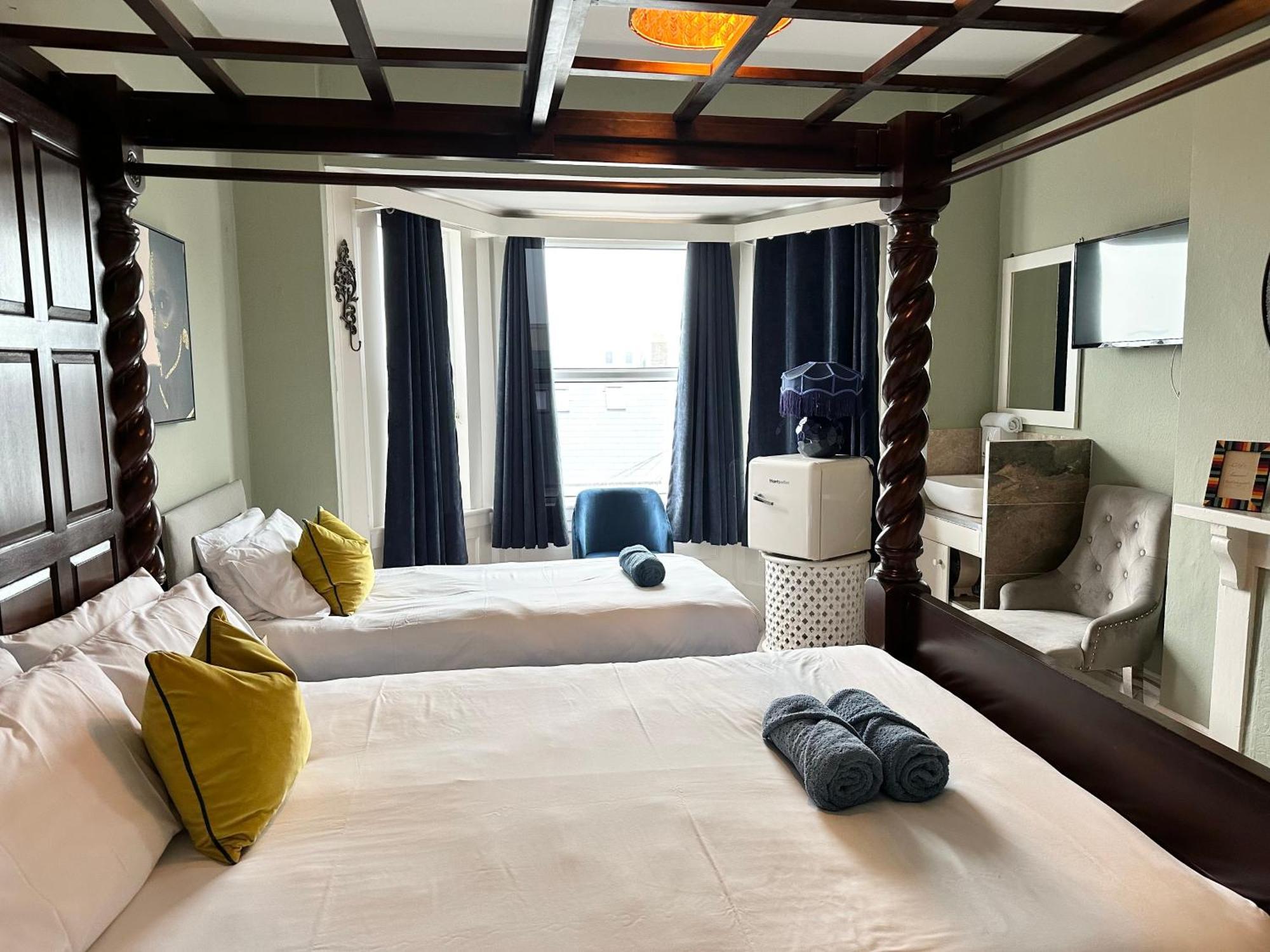 La Di Da Town Guest house *