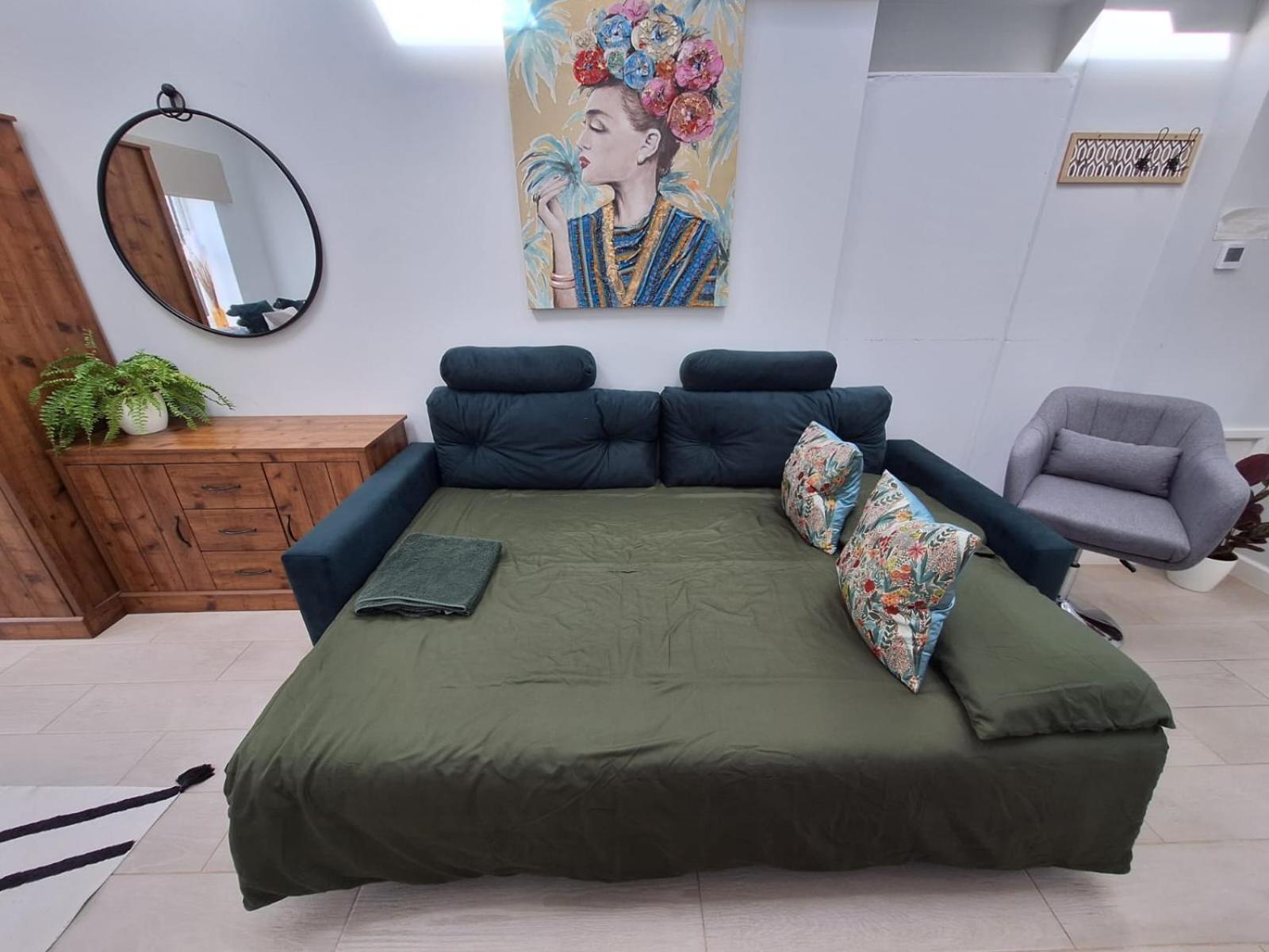 New, Stylish Flat With Private Patio And Free On-street Parking Check Out At 11am Apartment Bournemouth