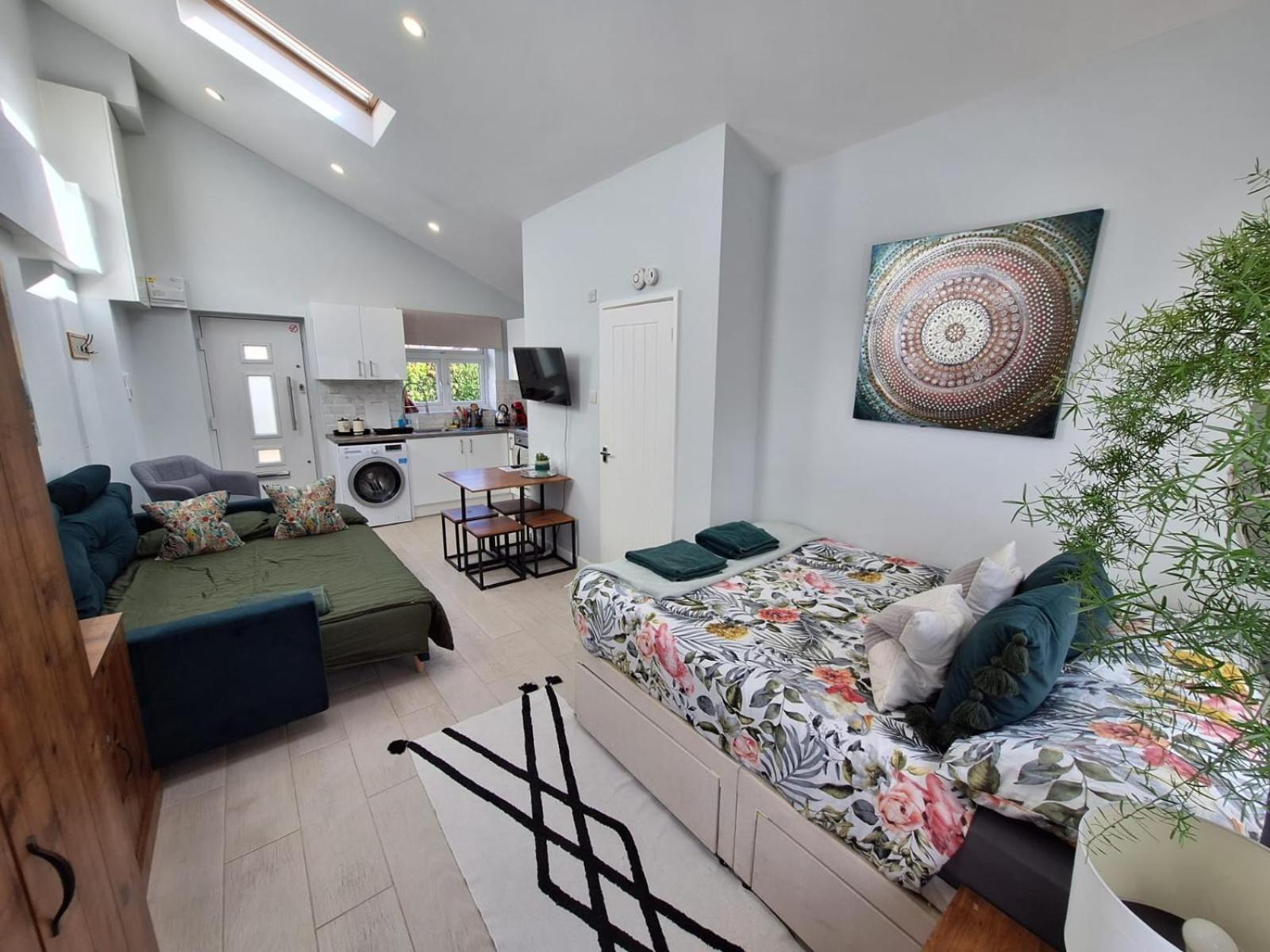 New, Stylish Flat With Private Patio And Free On-street Parking Check Out At 11am