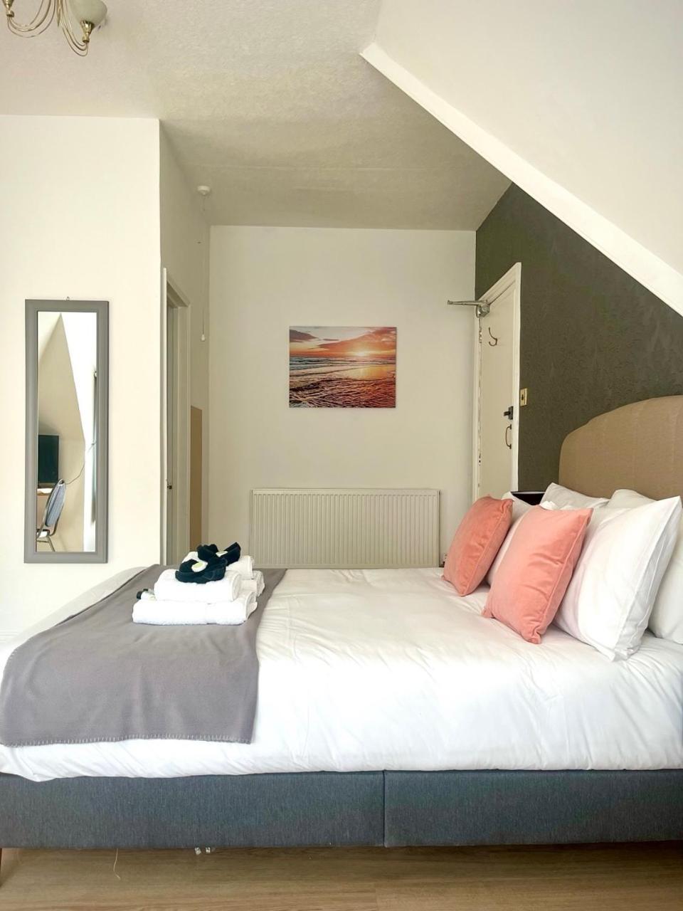 The Shore Hotel *