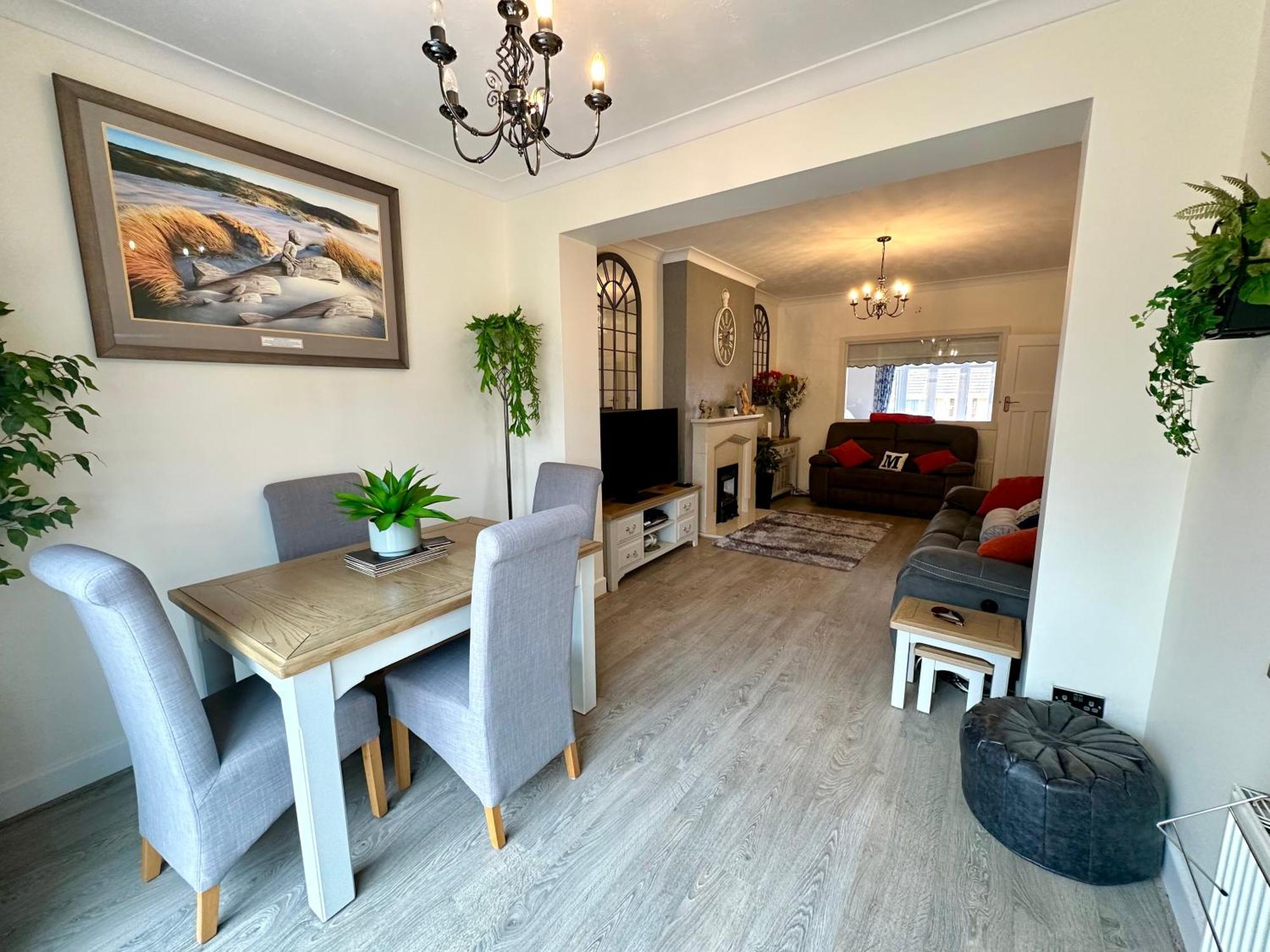 Holiday home Sea View Three Bed Detached - With Parking - Next To Beach!