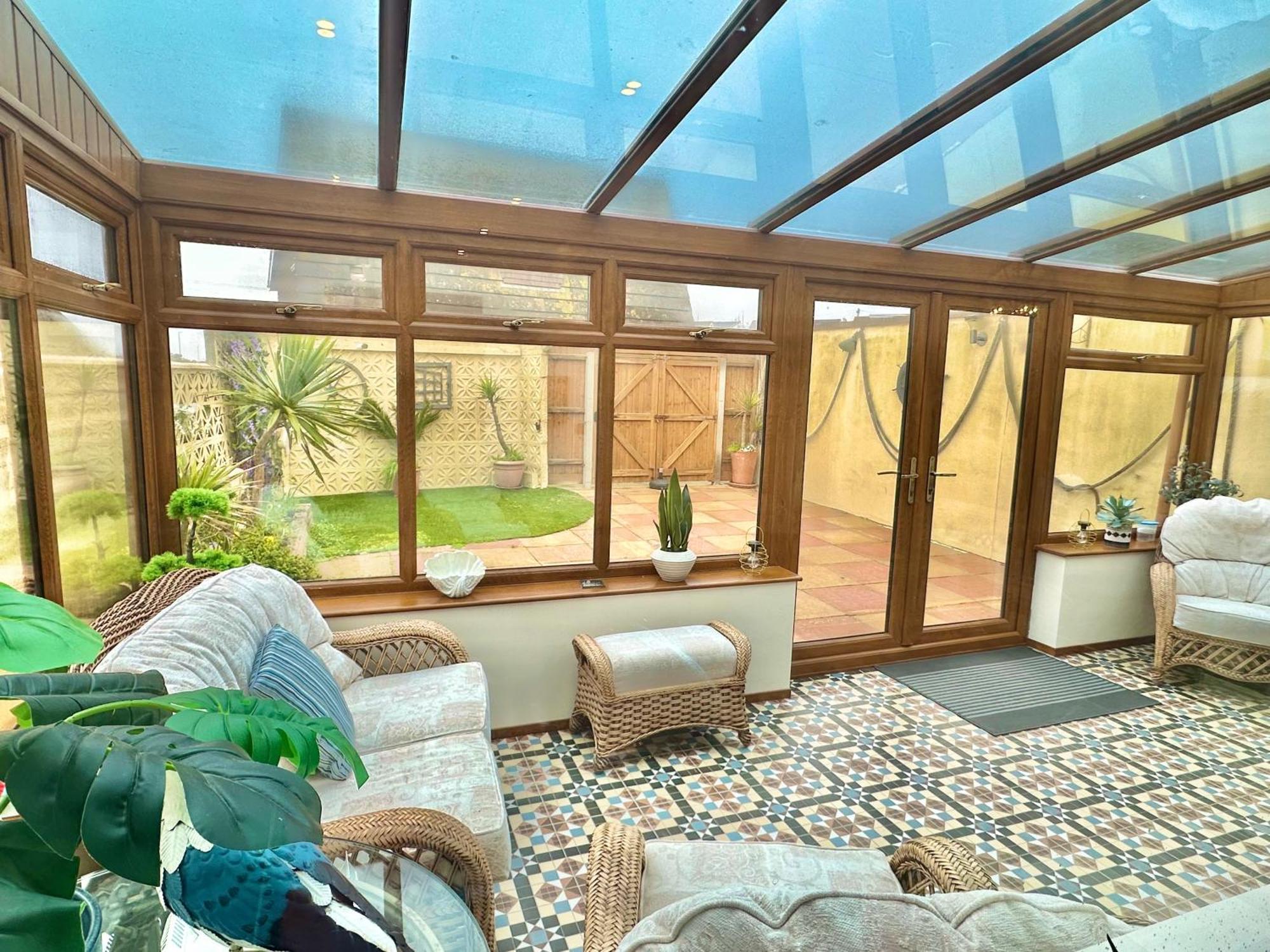 Holiday home Sea View Three Bed Detached - With Parking - Next To Beach!