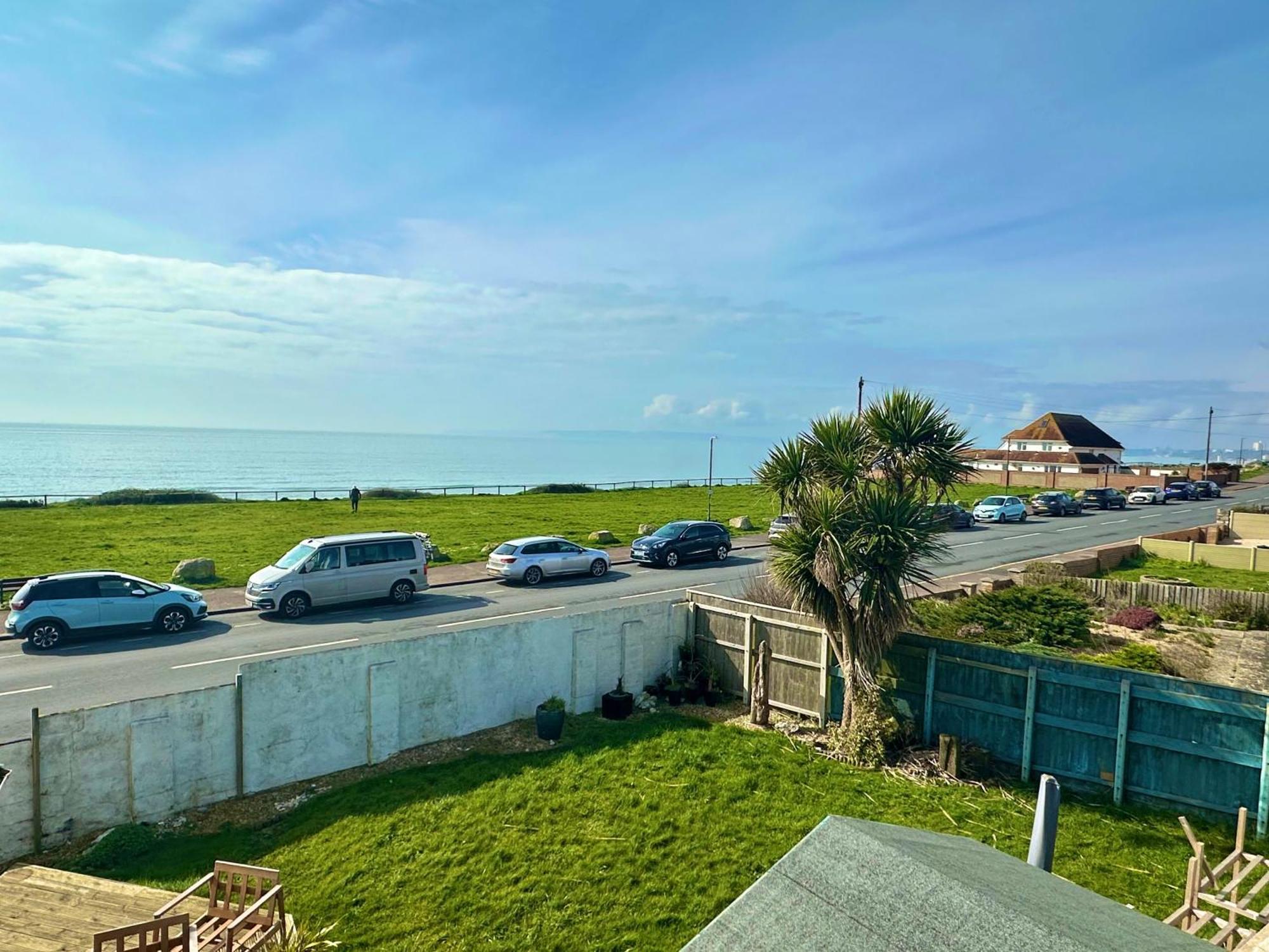 Sea View Three Bed Detached - With Parking - Next To Beach! Holiday home *