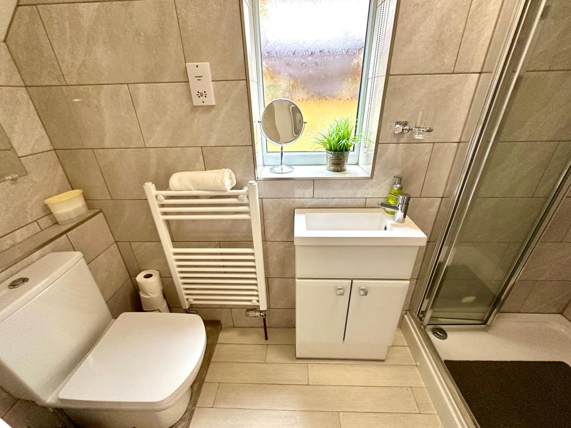 Holiday home Sea View Three Bed Detached - With Parking - Next To Beach! Bournemouth
