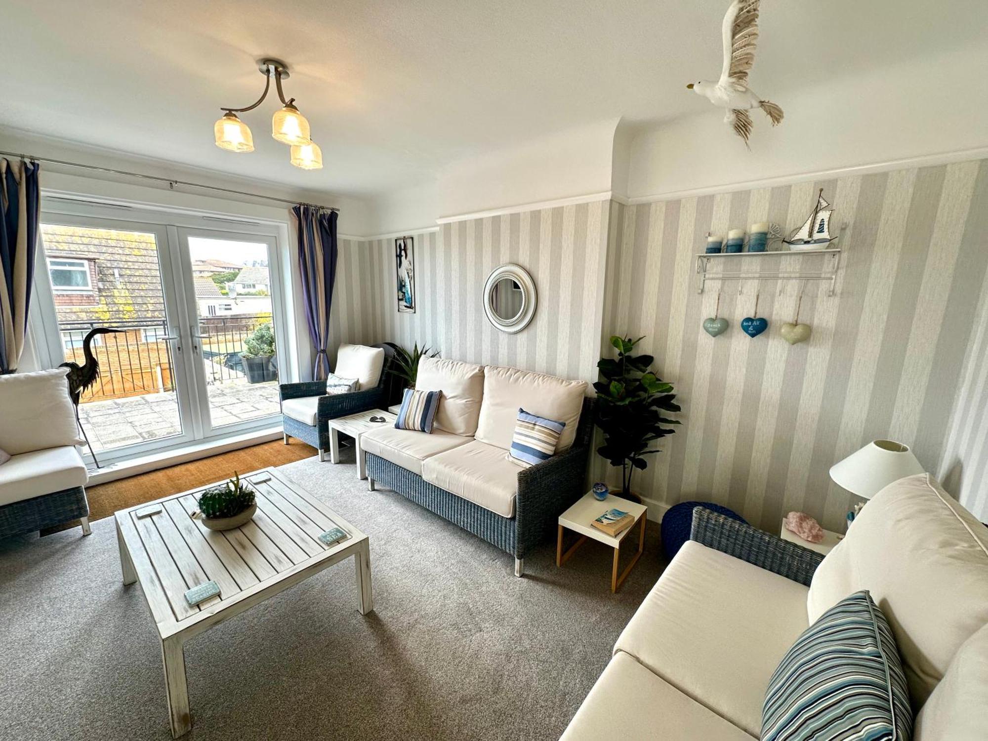 Sea View Three Bed Detached - With Parking - Next To Beach! Bournemouth