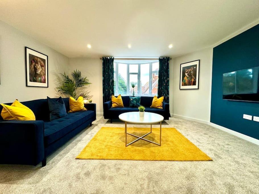 Apartment 3br Escape: Close To & Town! Bournemouth