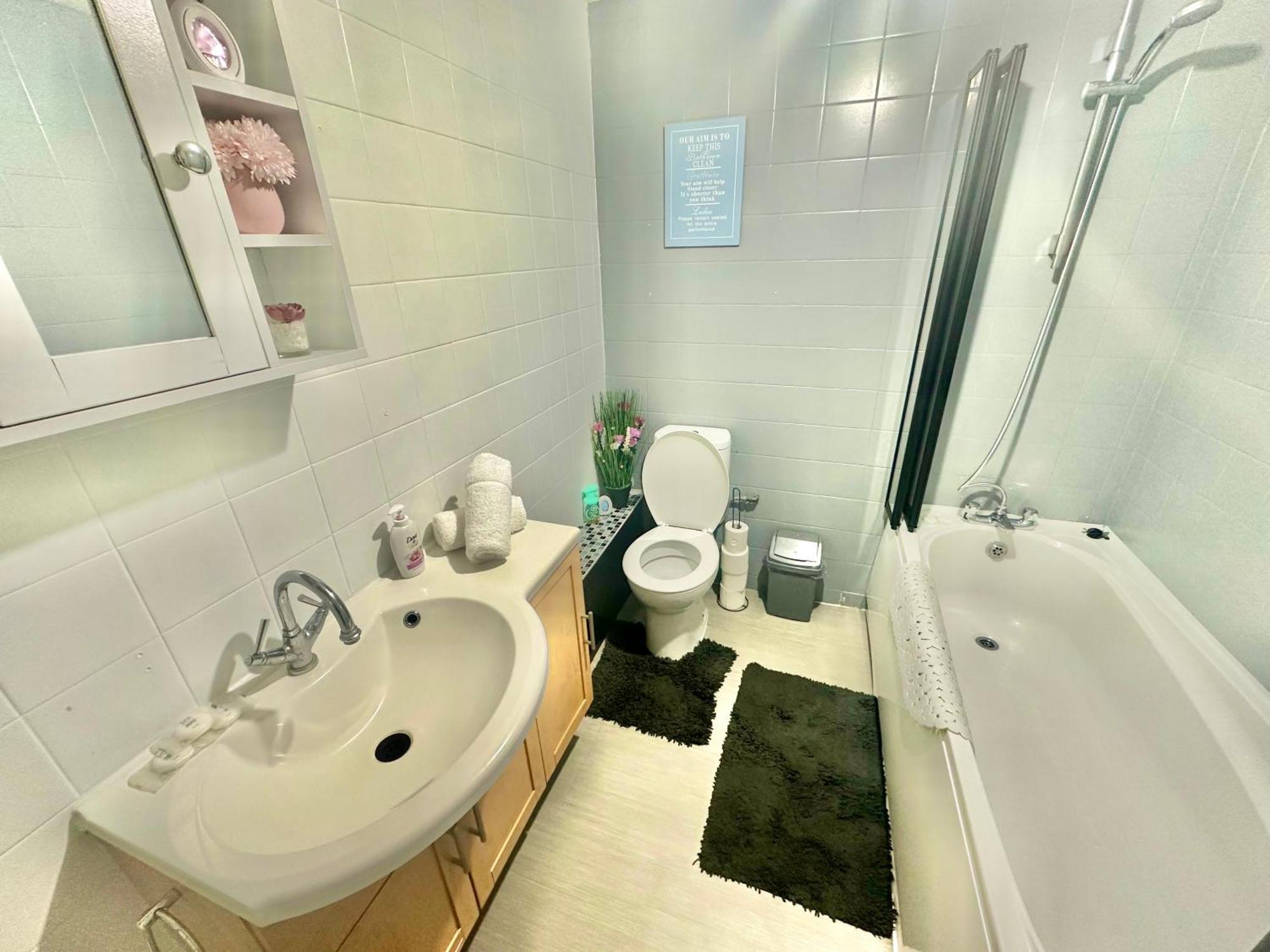 Apartment Homely In The Heart Of Town Centre - Sleeps 6