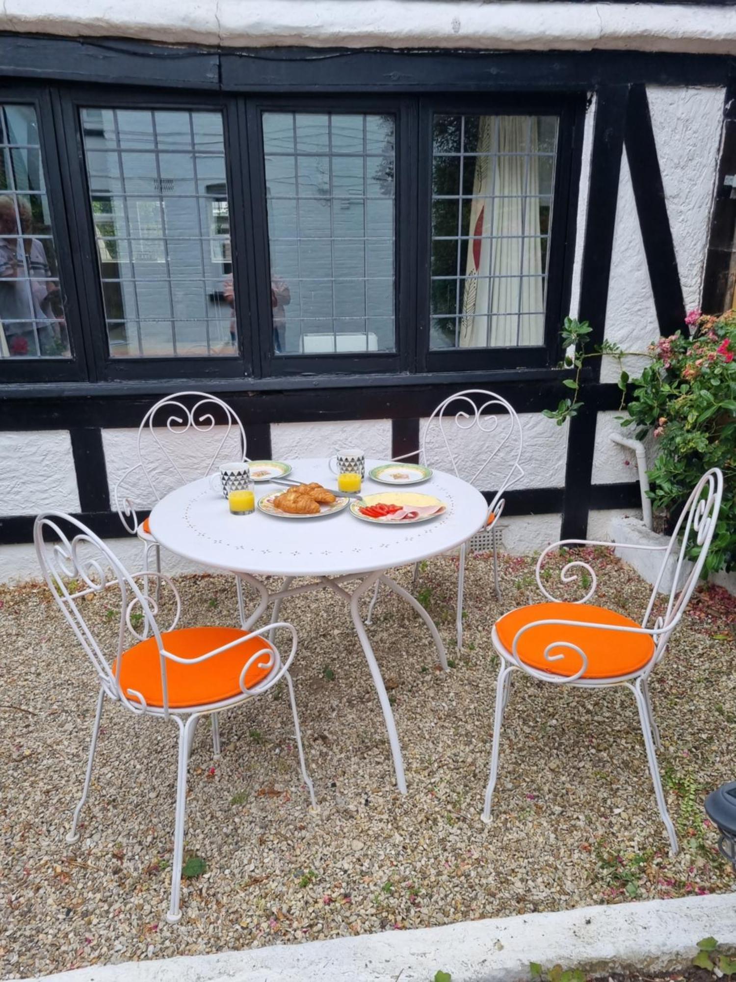 Holiday home Secluded 10mins Walk To Bournemouth