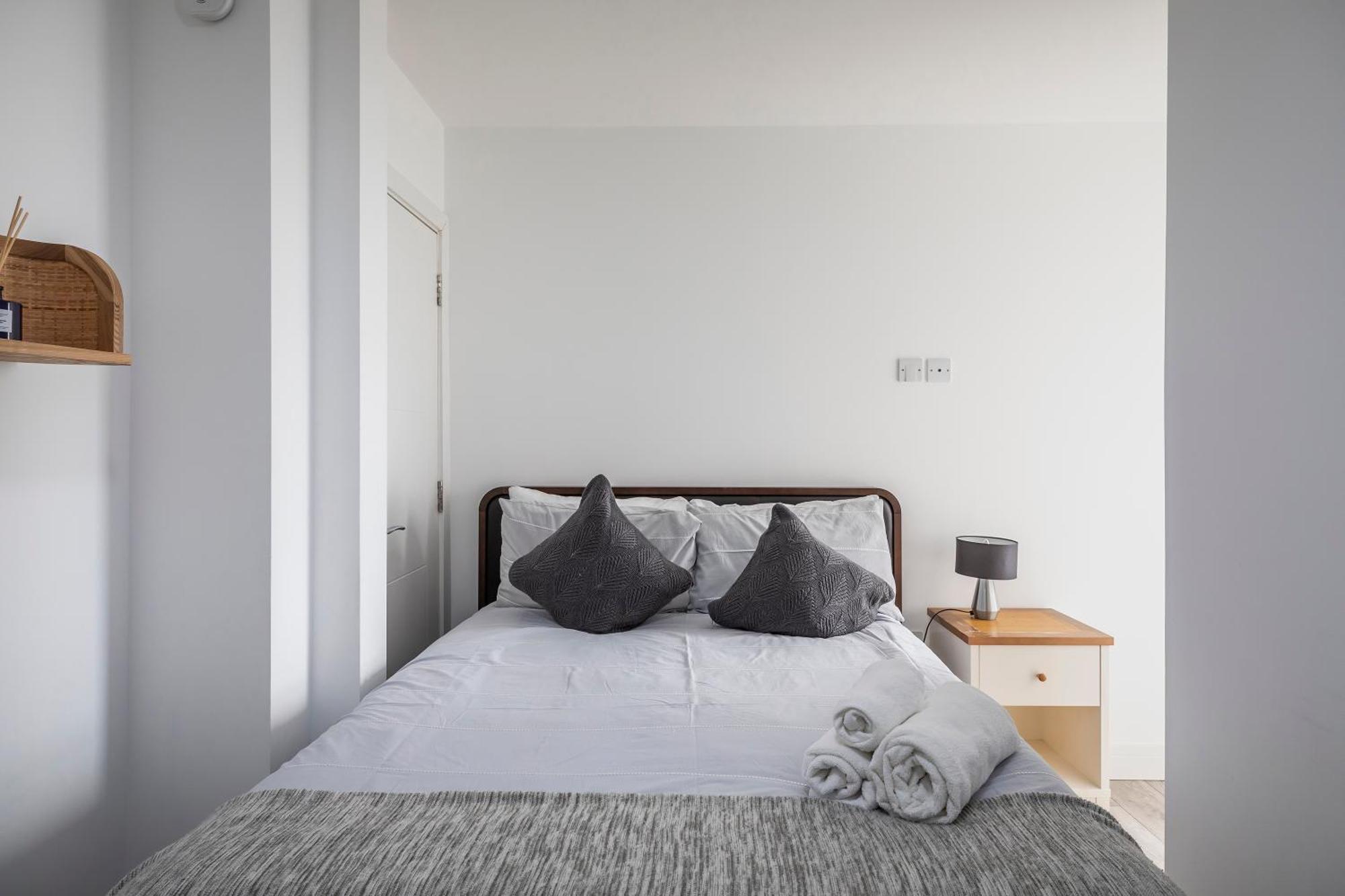 Luxury 3 Bed Apartment- Large Balcony With Seaviews Apartment