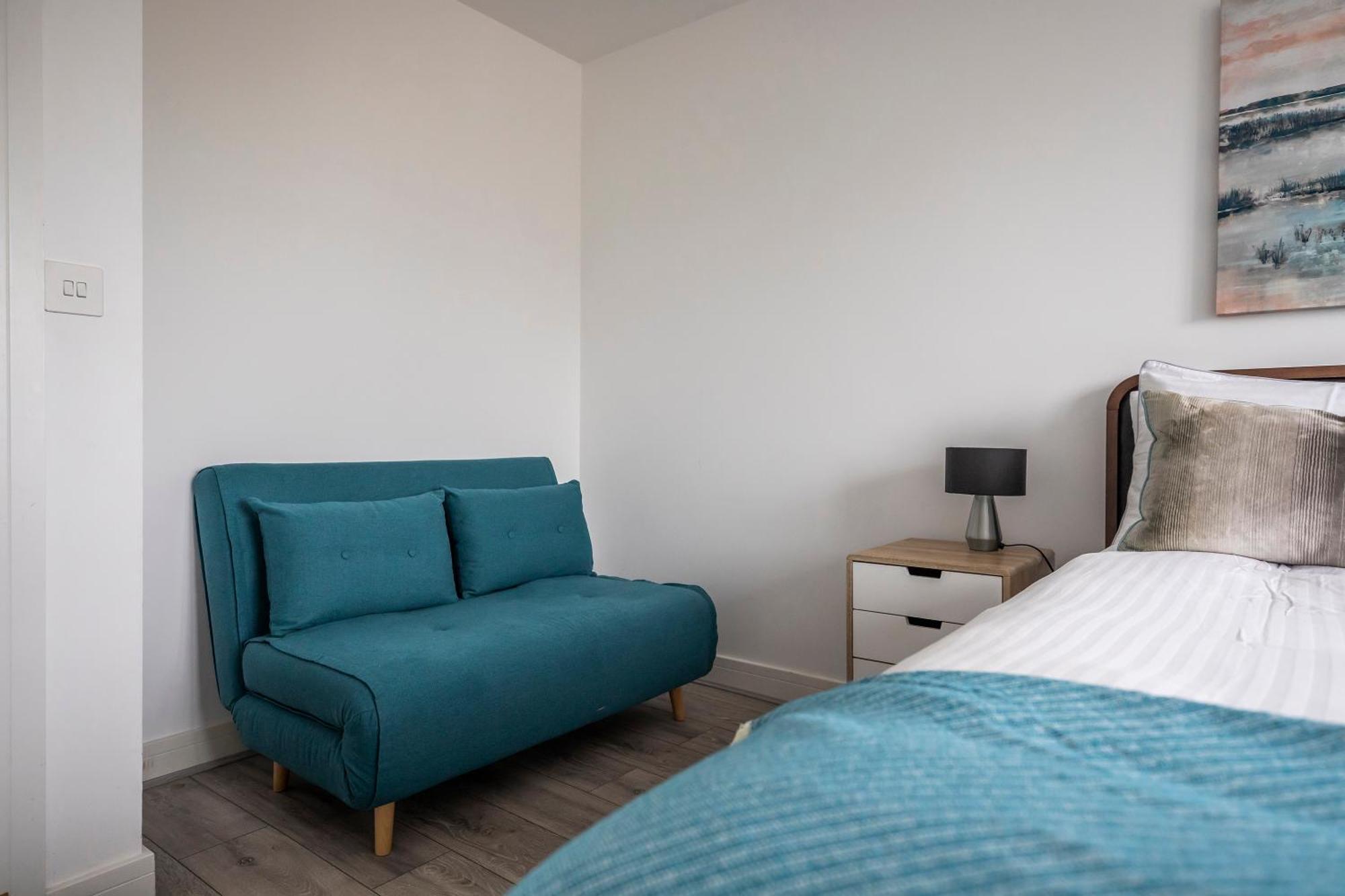 Apartment Luxury 3 Bed Apartment- Large Balcony With Seaviews *