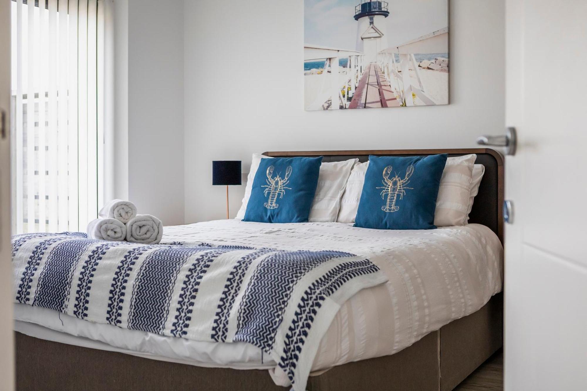 Luxury 3 Bed Apartment- Large Balcony With Seaviews Apartment Bournemouth