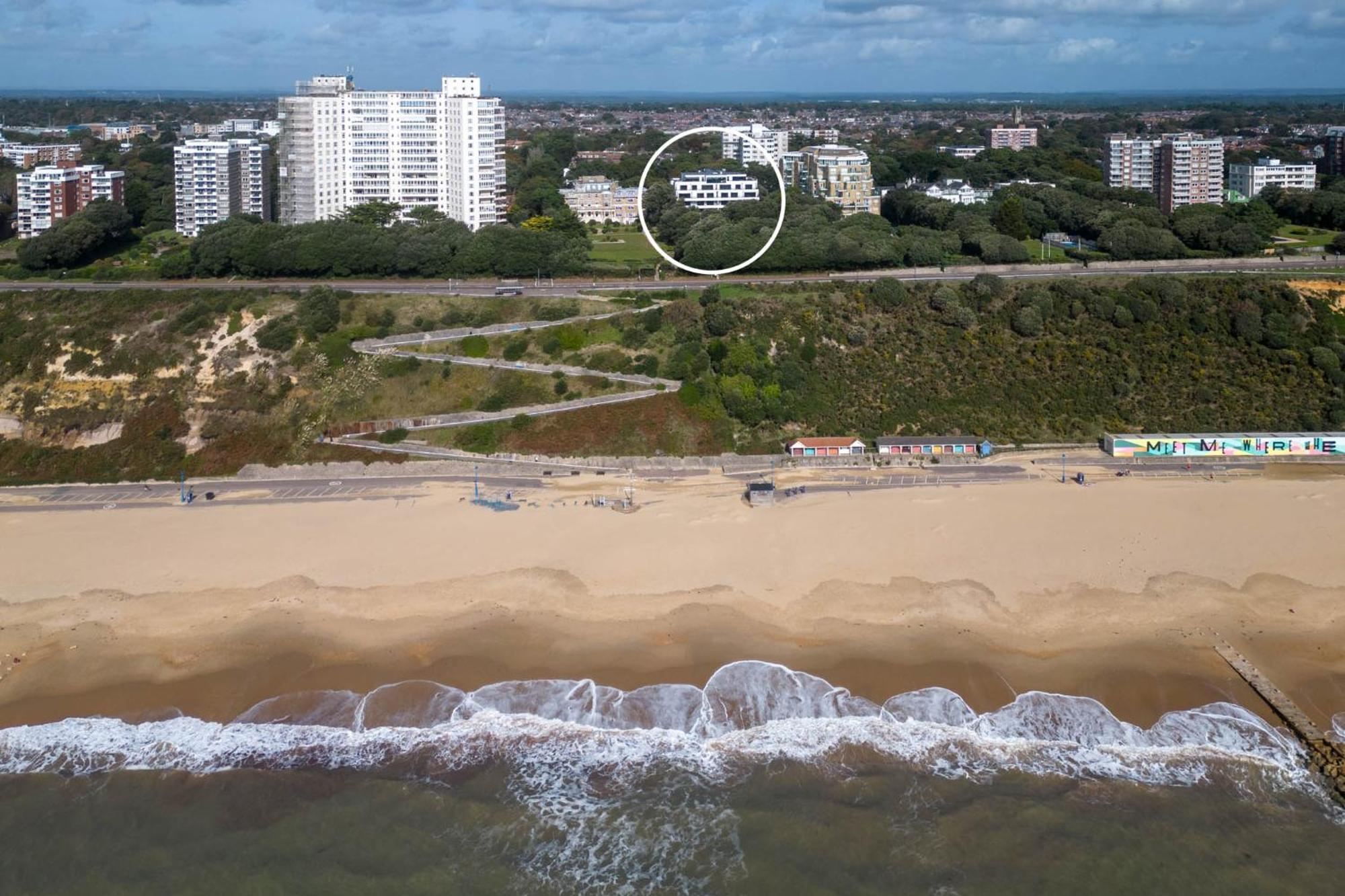 Bournecoast - Brand New Clifftop With Balcony - Fm9574 *