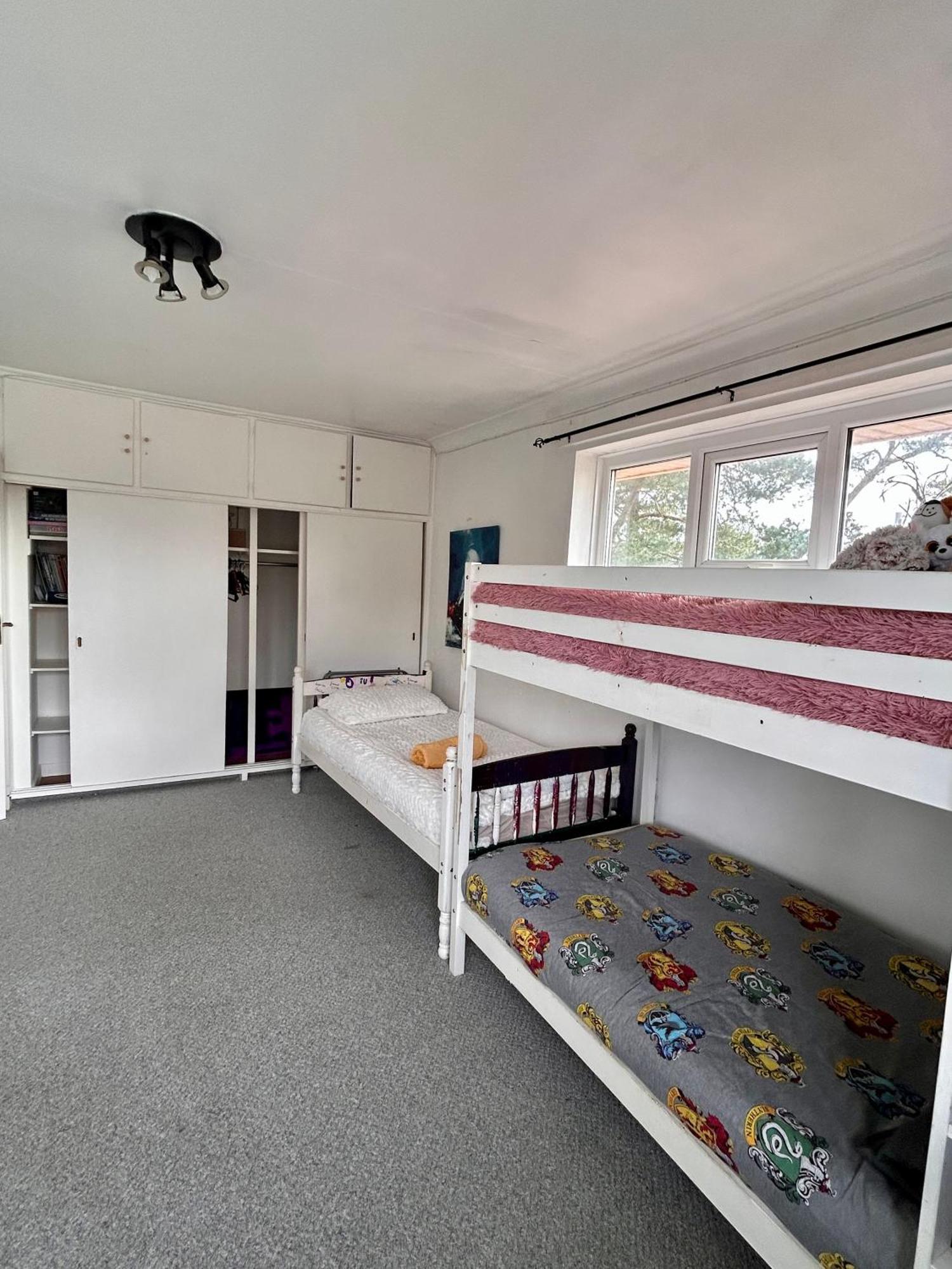 Apartment Spacious 2 Bedroom 5 People Near *