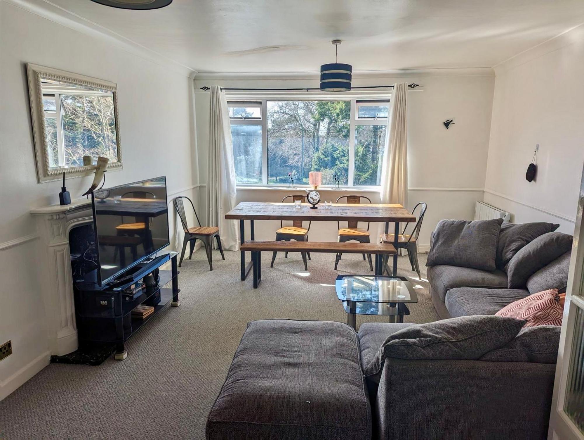 Spacious 2 Bedroom 5 People Near Apartment Bournemouth