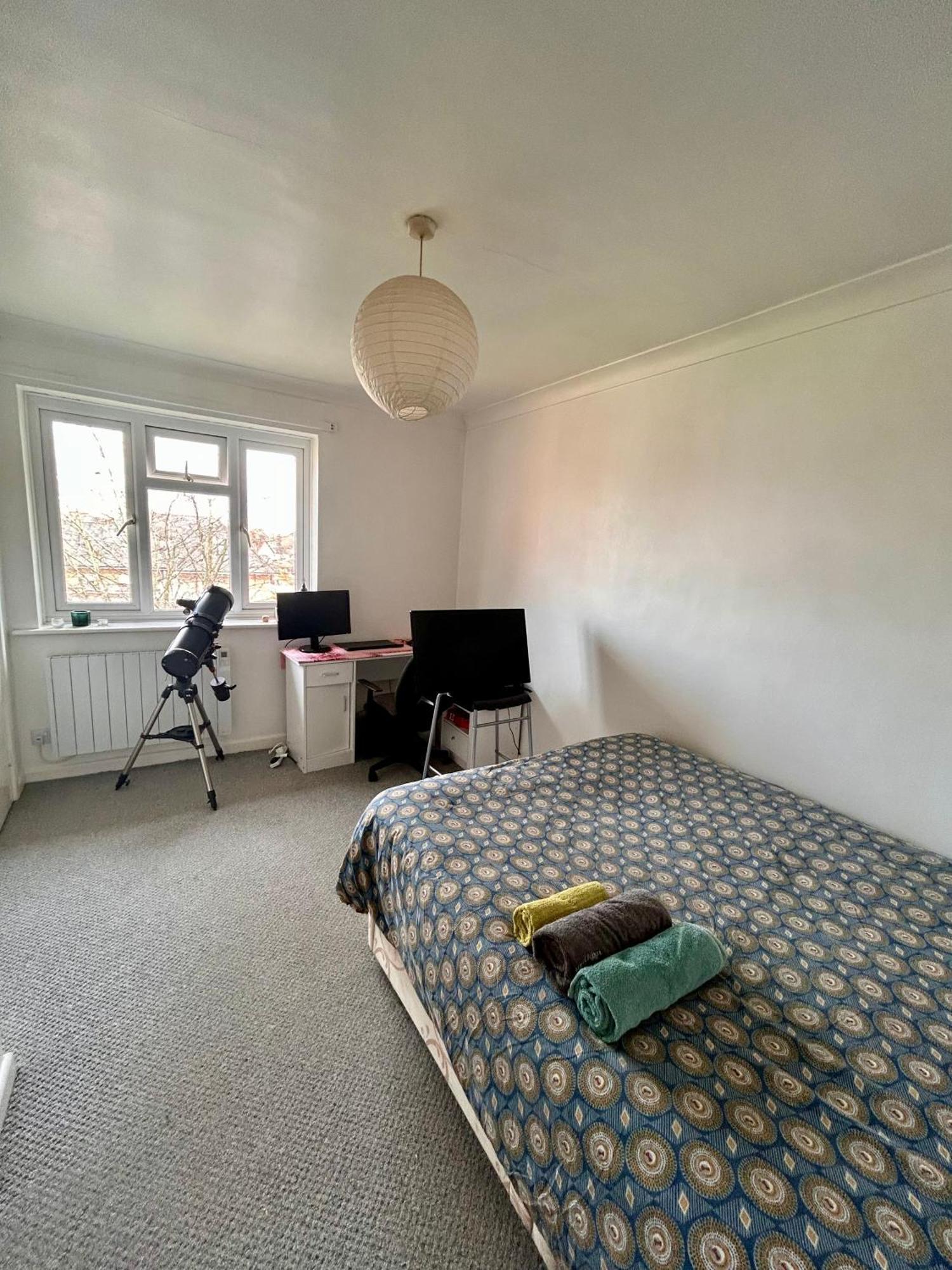 Spacious 2 Bedroom 5 People Near *