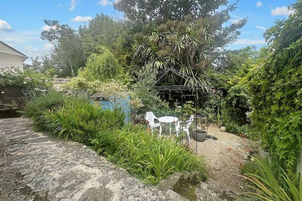 Unique House With Up To 3 Self Contained Living Areas Holiday home Bournemouth