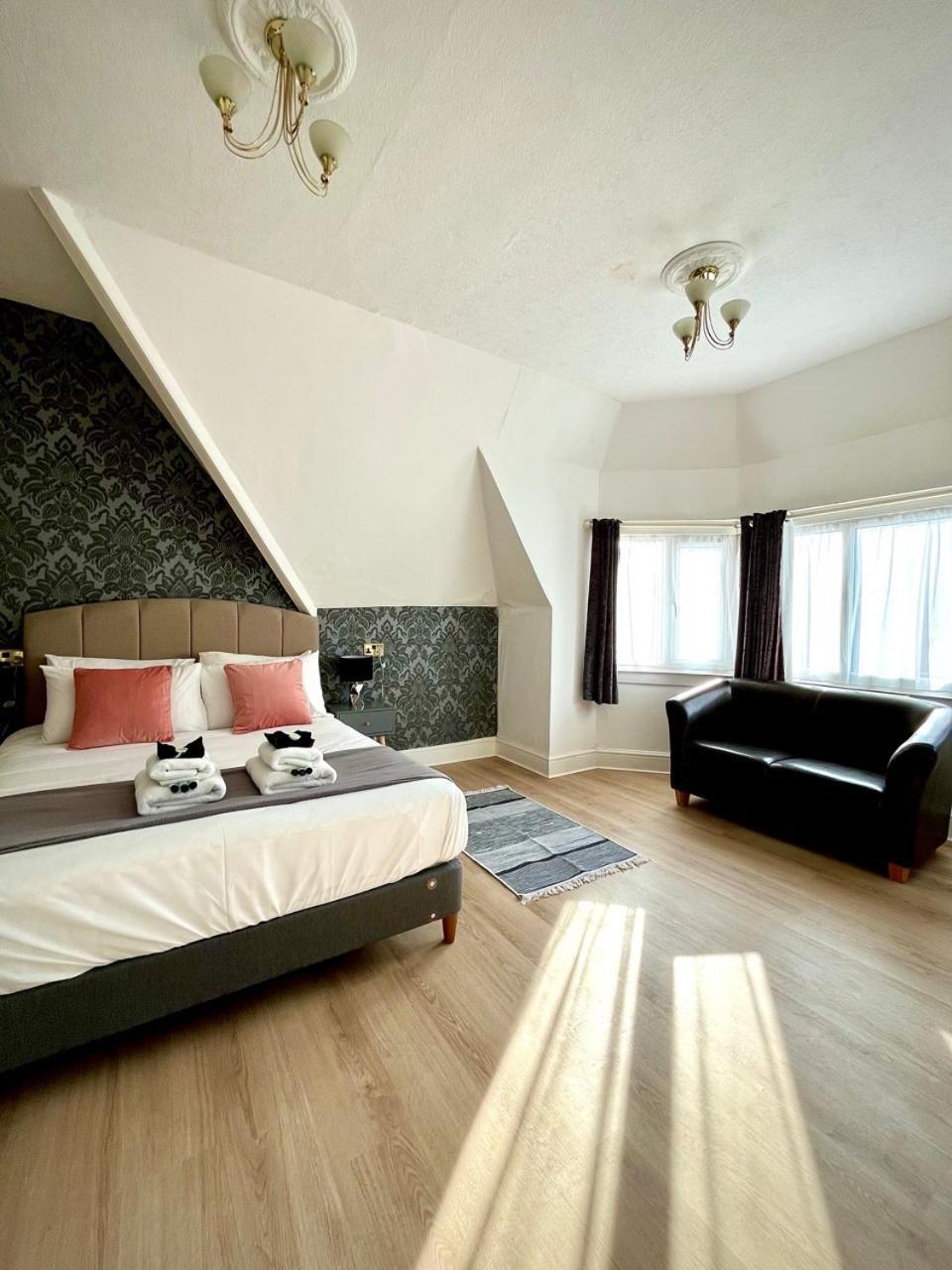 The Shore Hotel *