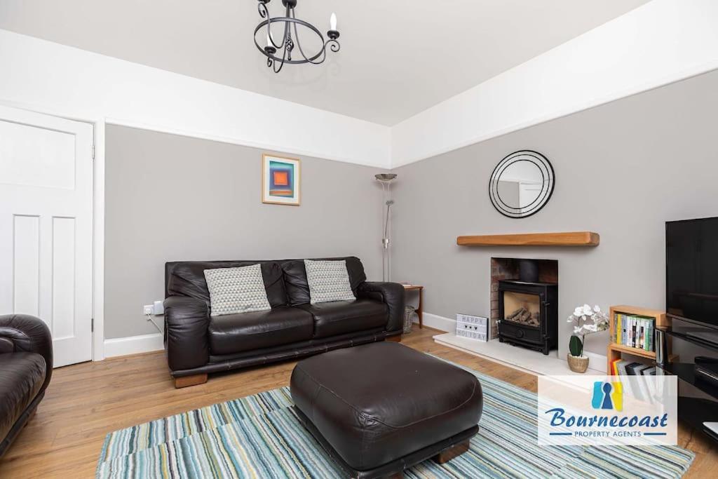 Bournecoast: Spacious Flat Near Beach/shops-fm9582 *