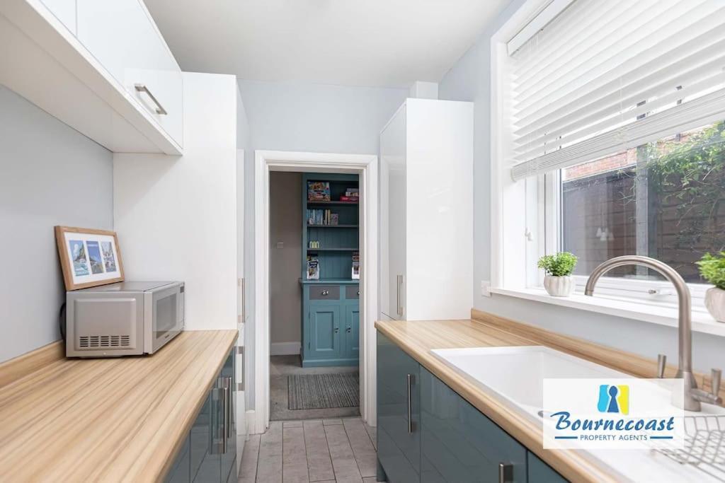 Bournecoast: Spacious Flat Near Beach/shops-fm9582 * Bournemouth