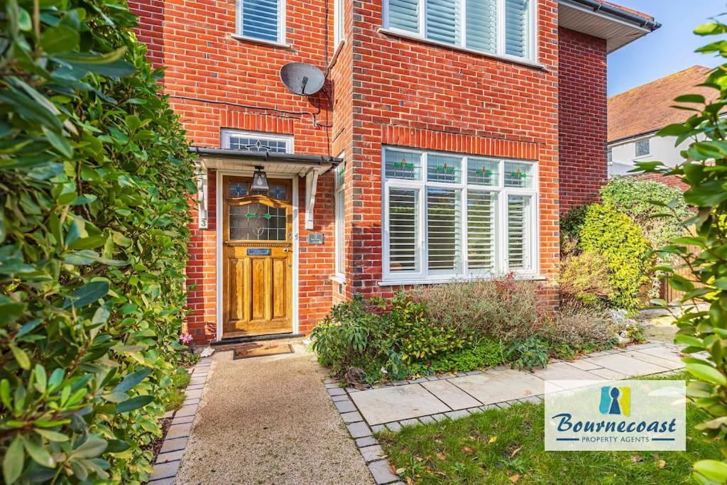 Bournecoast: Spacious Flat Near Beach/shops-fm9582 Apartment