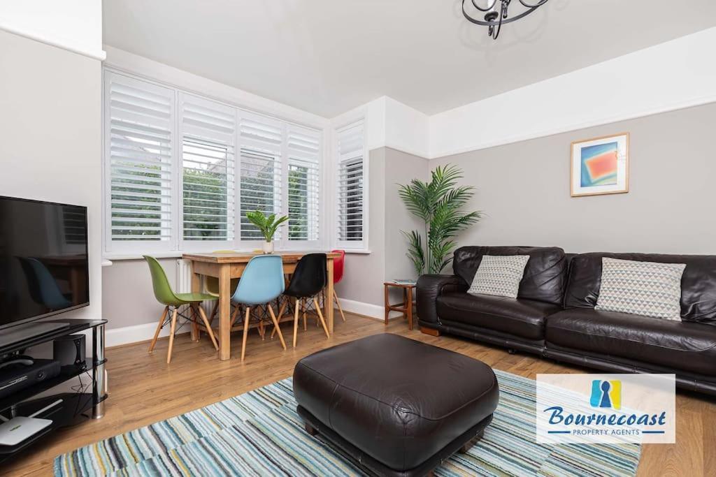 Bournecoast: Spacious Flat Near Beach/shops-fm9582 *