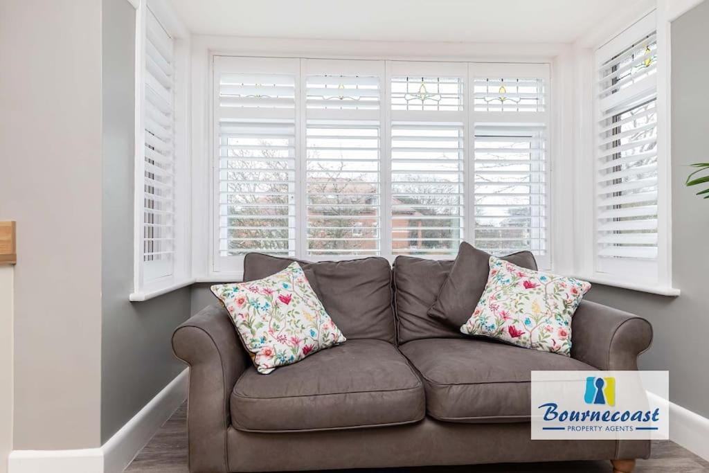 Bournecoast: Spacious Flat Near Beach/shops-fm9586 Apartment *