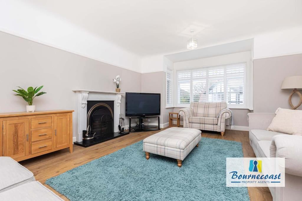Bournecoast: Spacious Flat Near Beach/shops-fm9586 Apartment