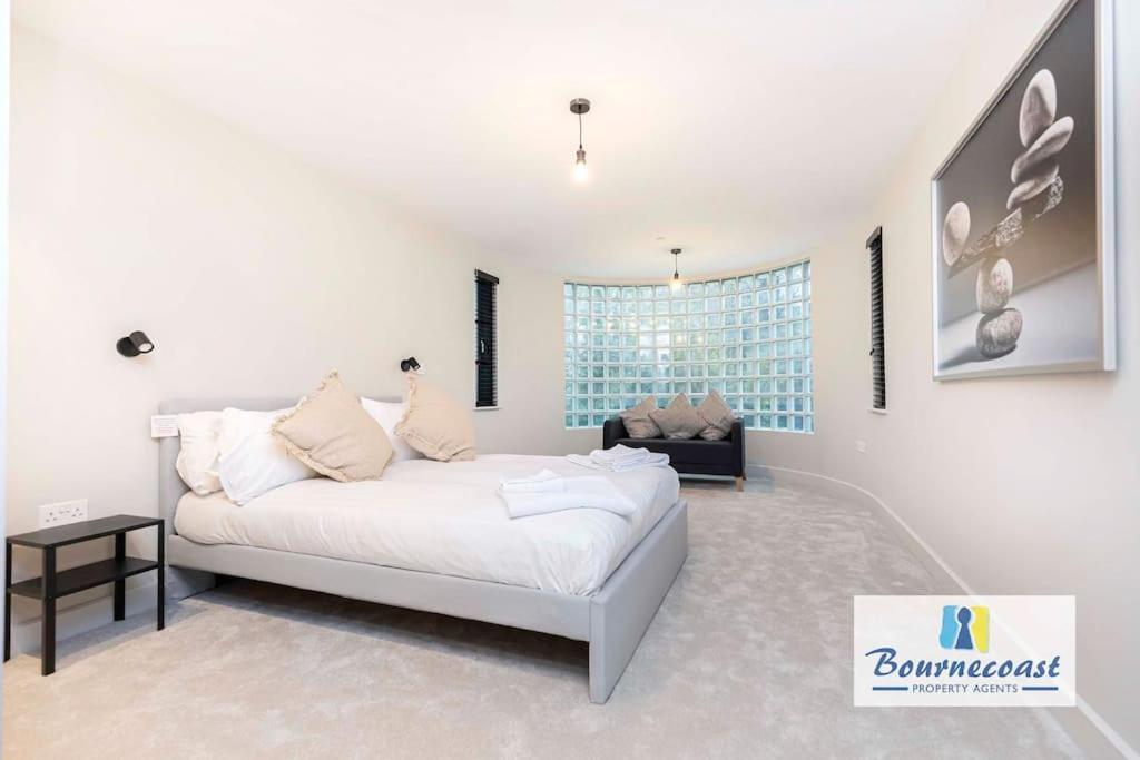 Bournecoast - Brand New Clifftop With Balcony - Fm9574