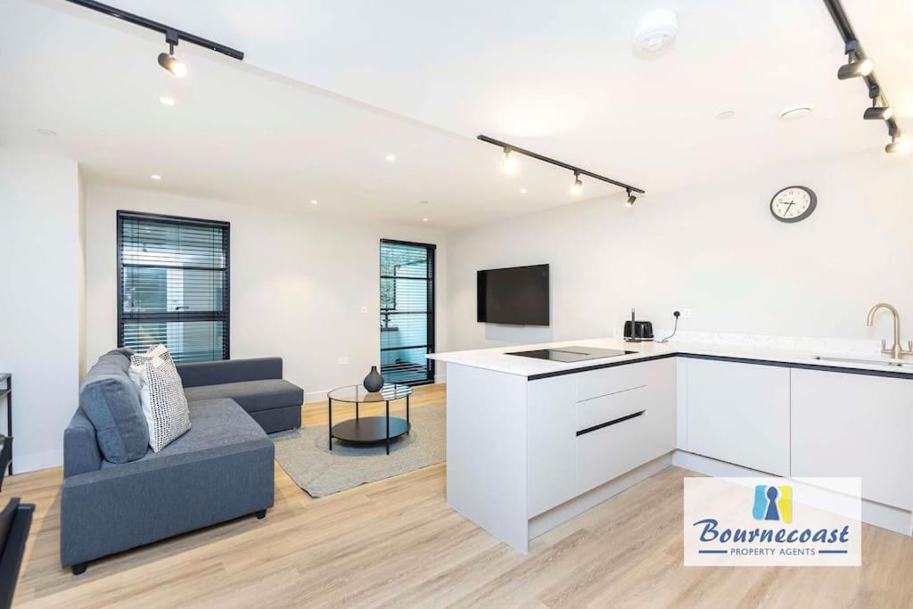 Bournecoast - Brand New Clifftop With Balcony - Fm9574 Apartment Bournemouth