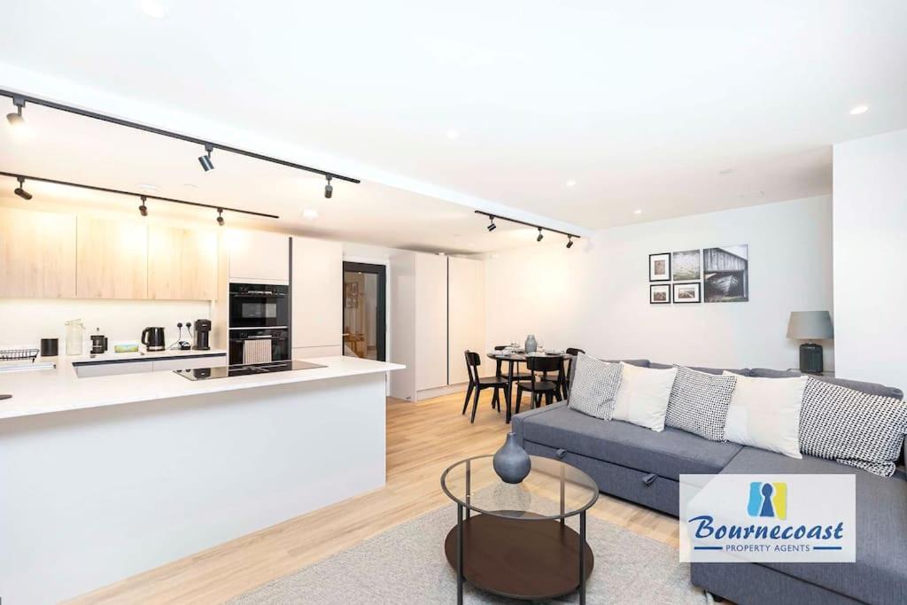Bournecoast - Brand New Clifftop With Balcony - Fm9574