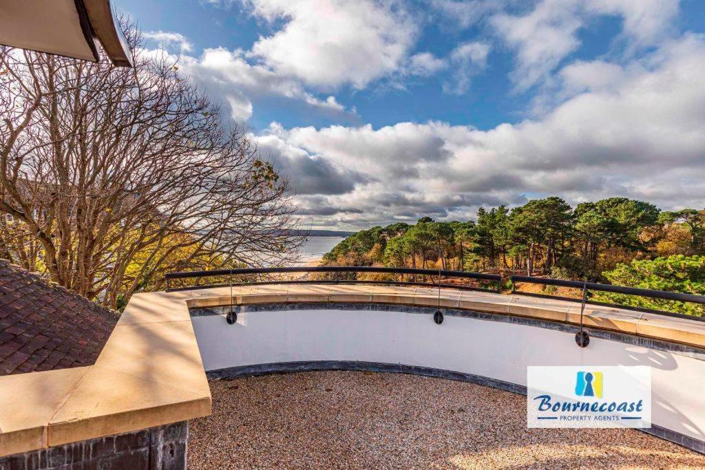 Bournecoast: Beachfront With Sea View -hb9555 Bournemouth