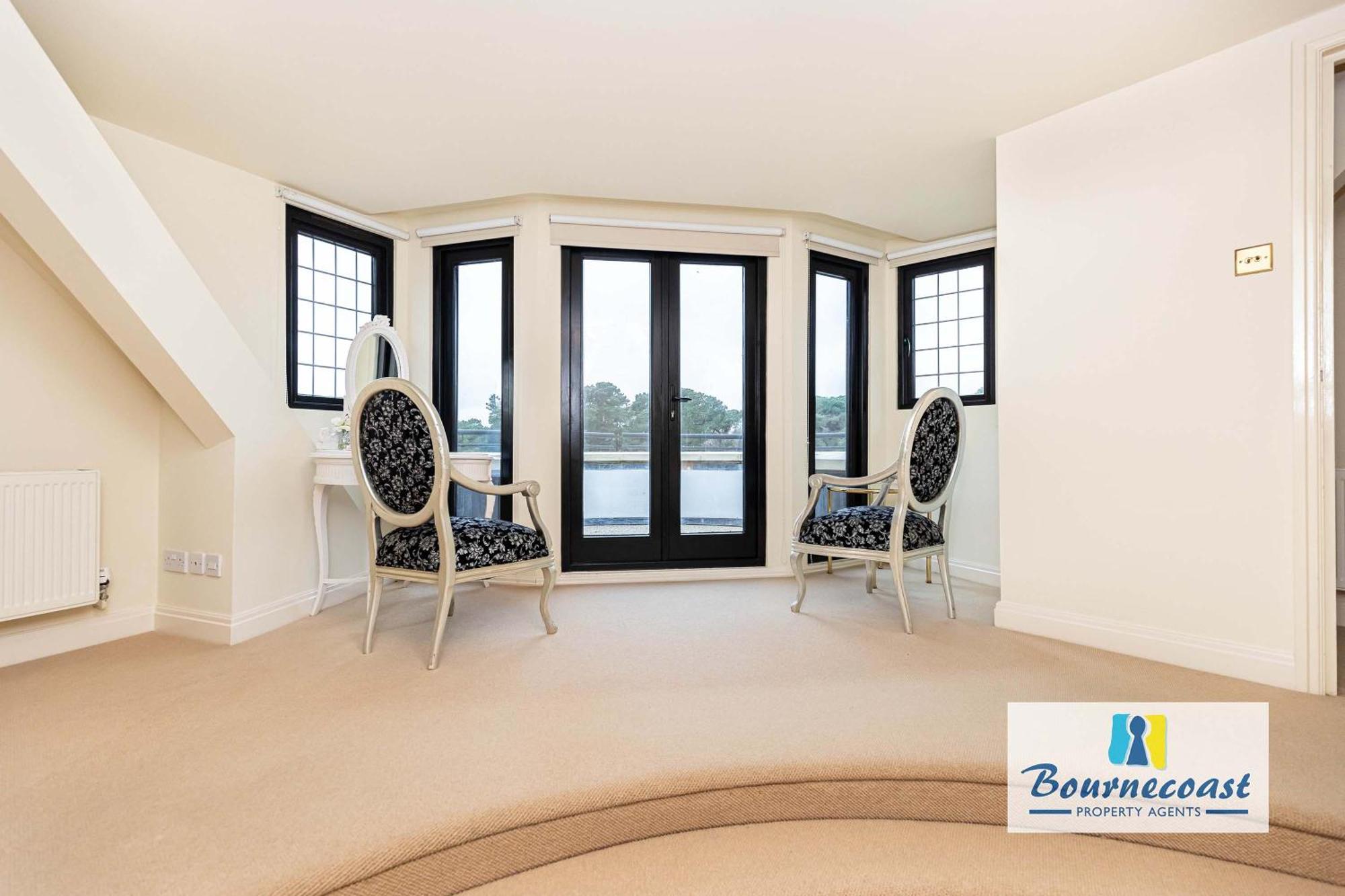 Bournecoast: Beachfront With Sea View -hb9555 Bournemouth