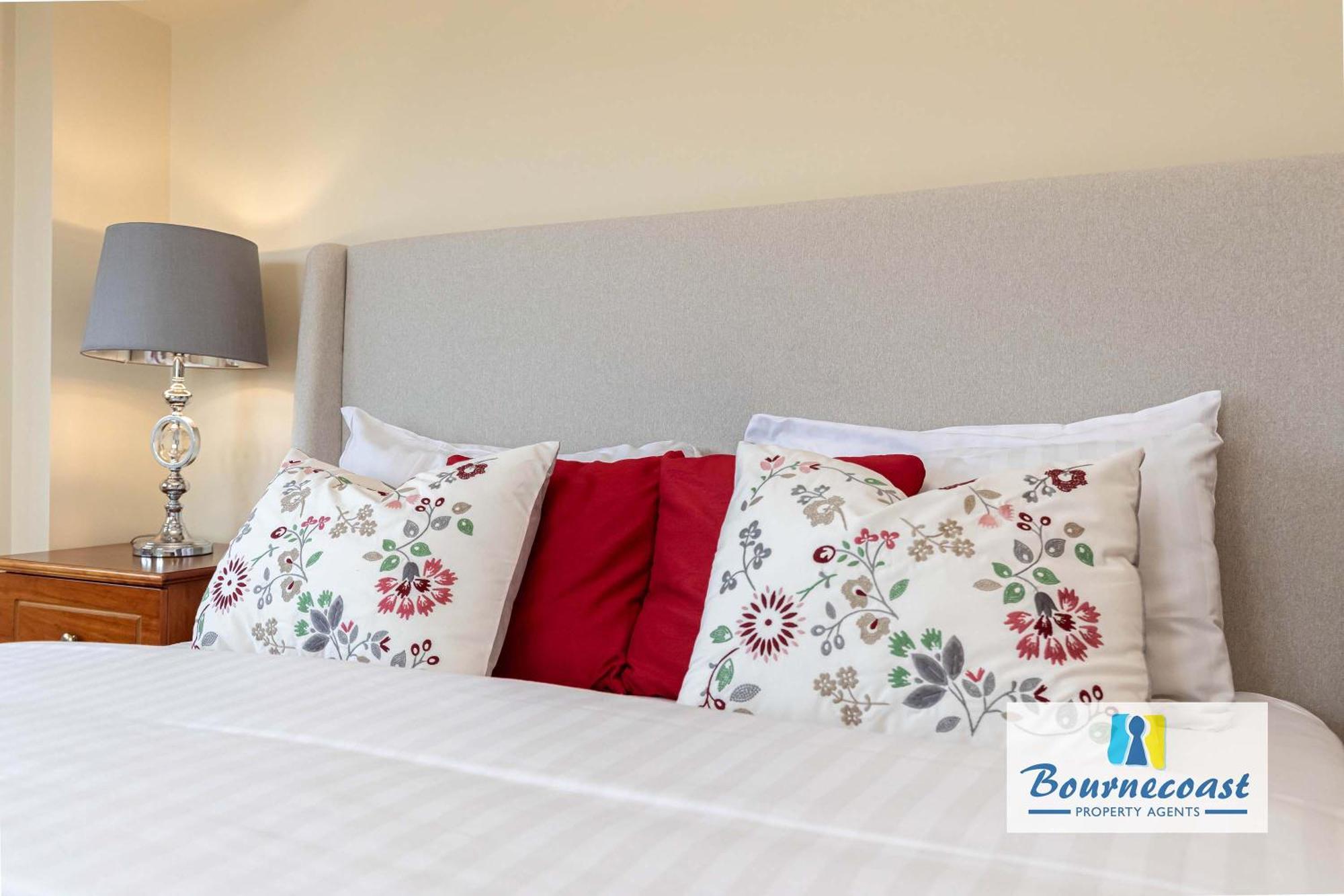 Holiday home Bournecoast: Beachfront With Sea View -hb9555