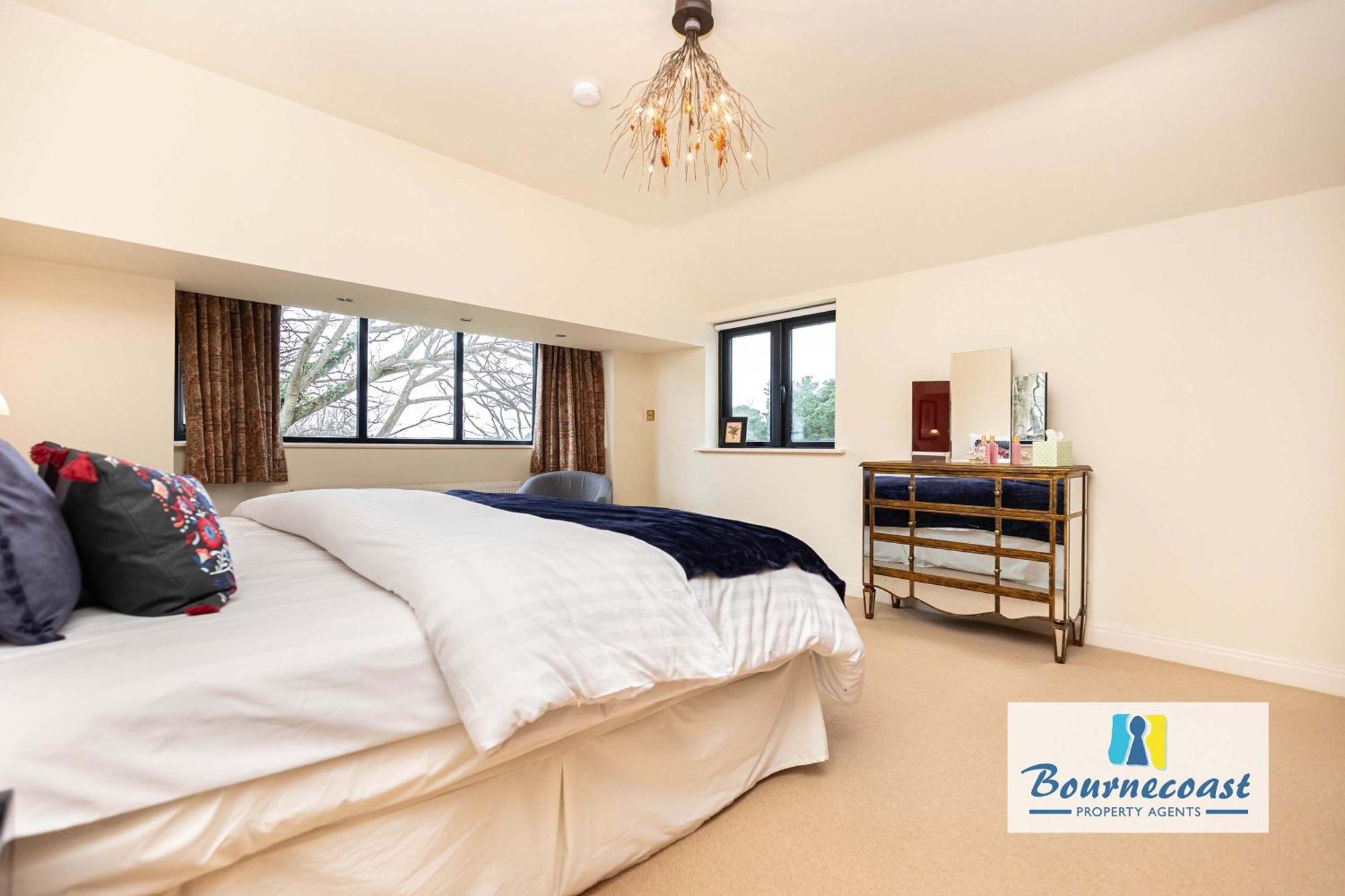 Bournecoast: Beachfront With Sea View -hb9555 Bournemouth