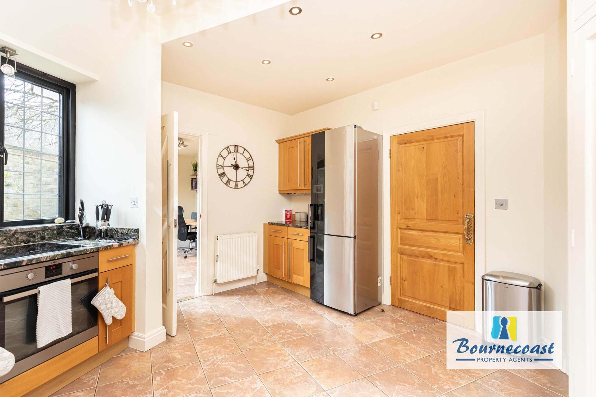Bournecoast: Beachfront With Sea View -hb9555
