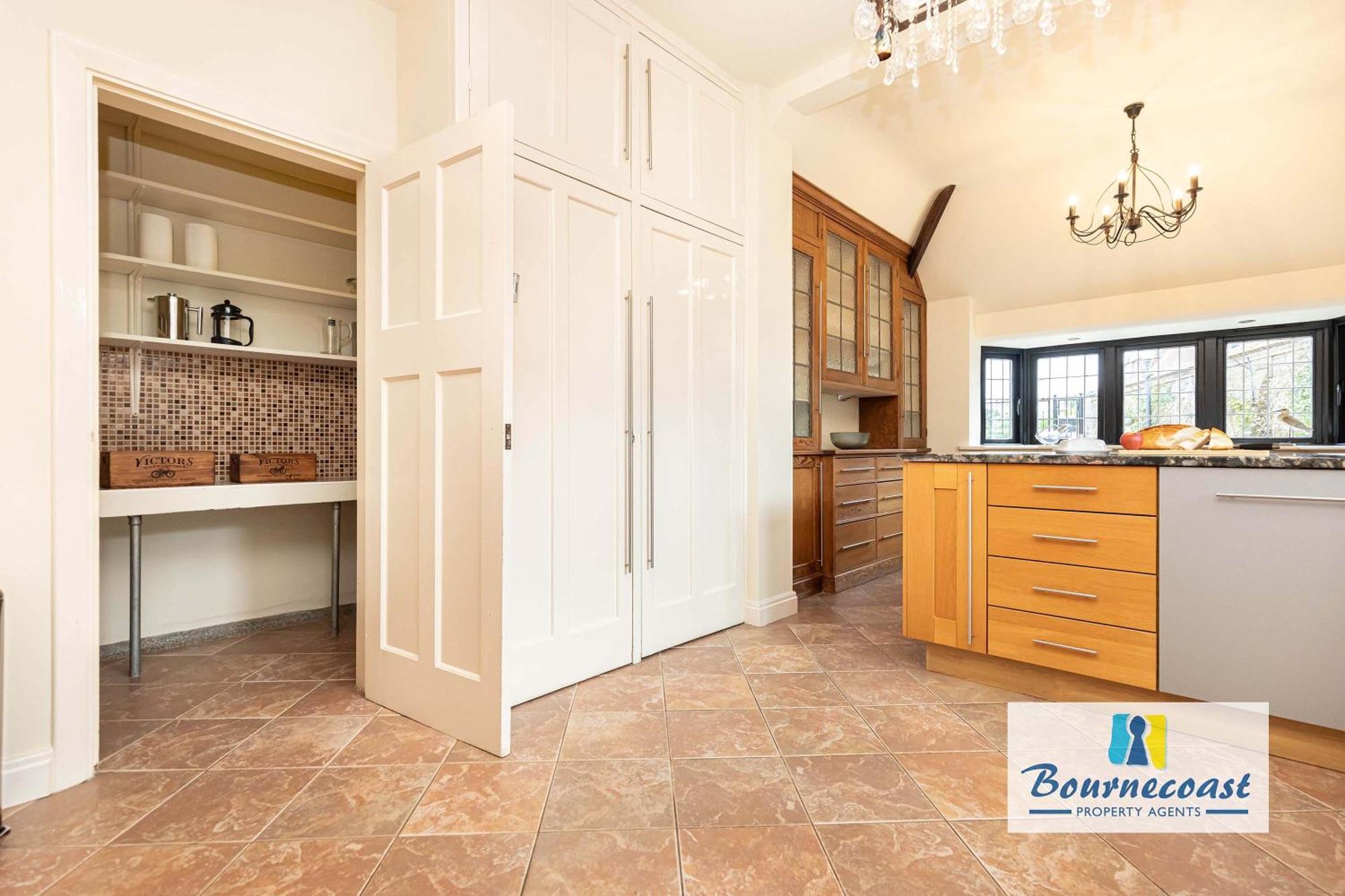 Bournecoast: Beachfront With Sea View -hb9555 Holiday home