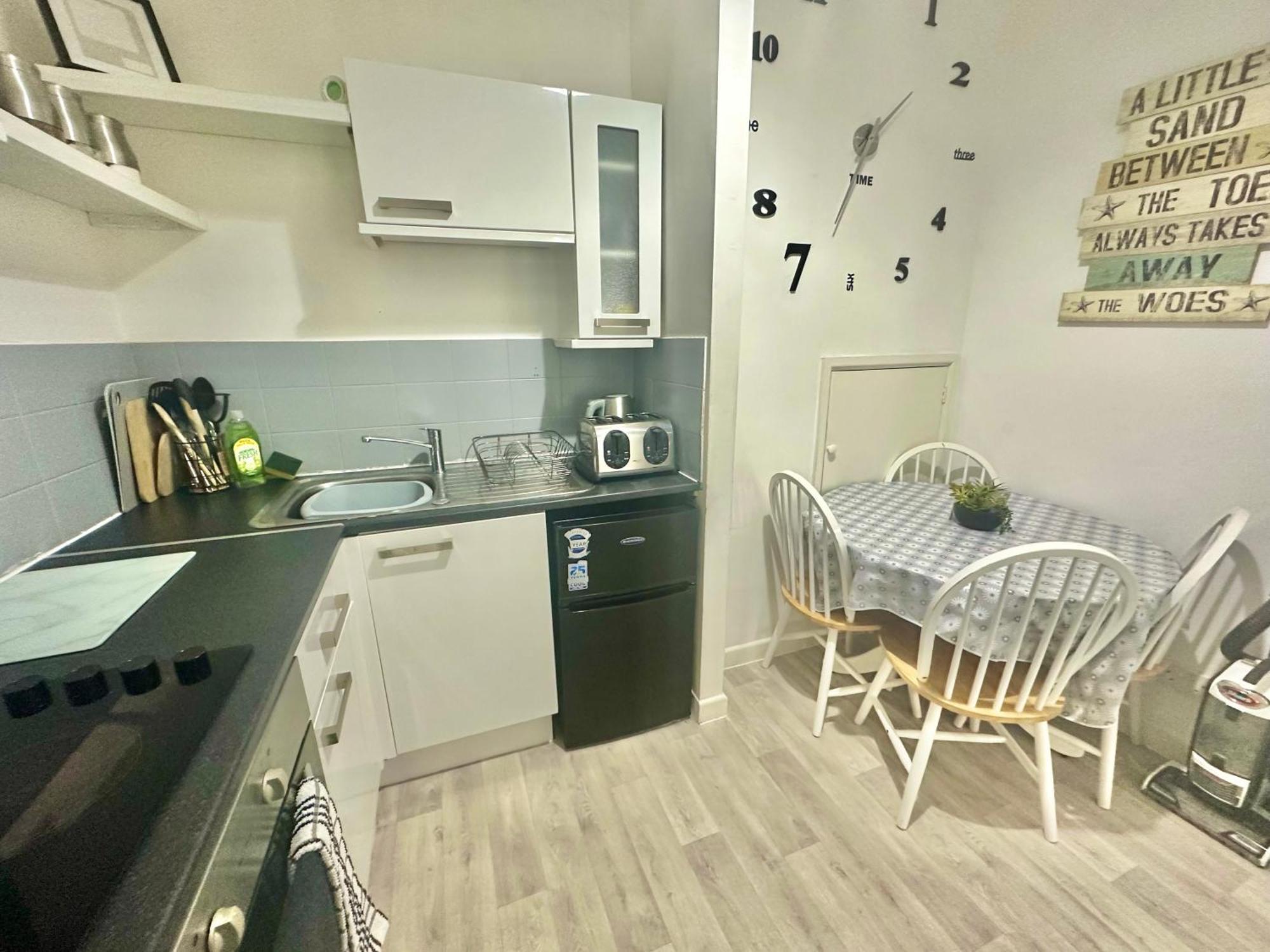 Homely In The Heart Of Town Centre - Sleeps 6 * Bournemouth