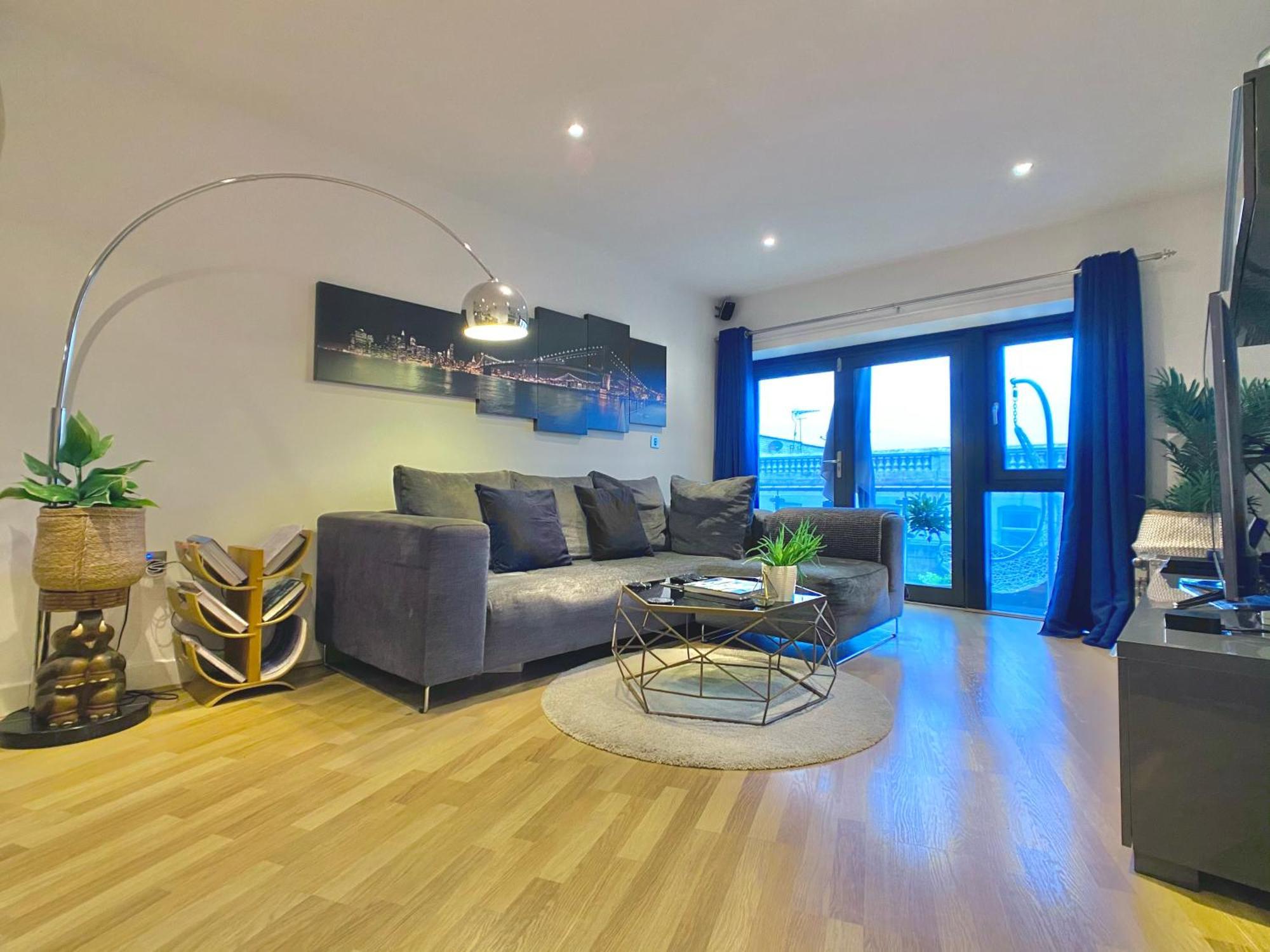 Modern, Spacious Flat In The Heart Of Bournemouth.