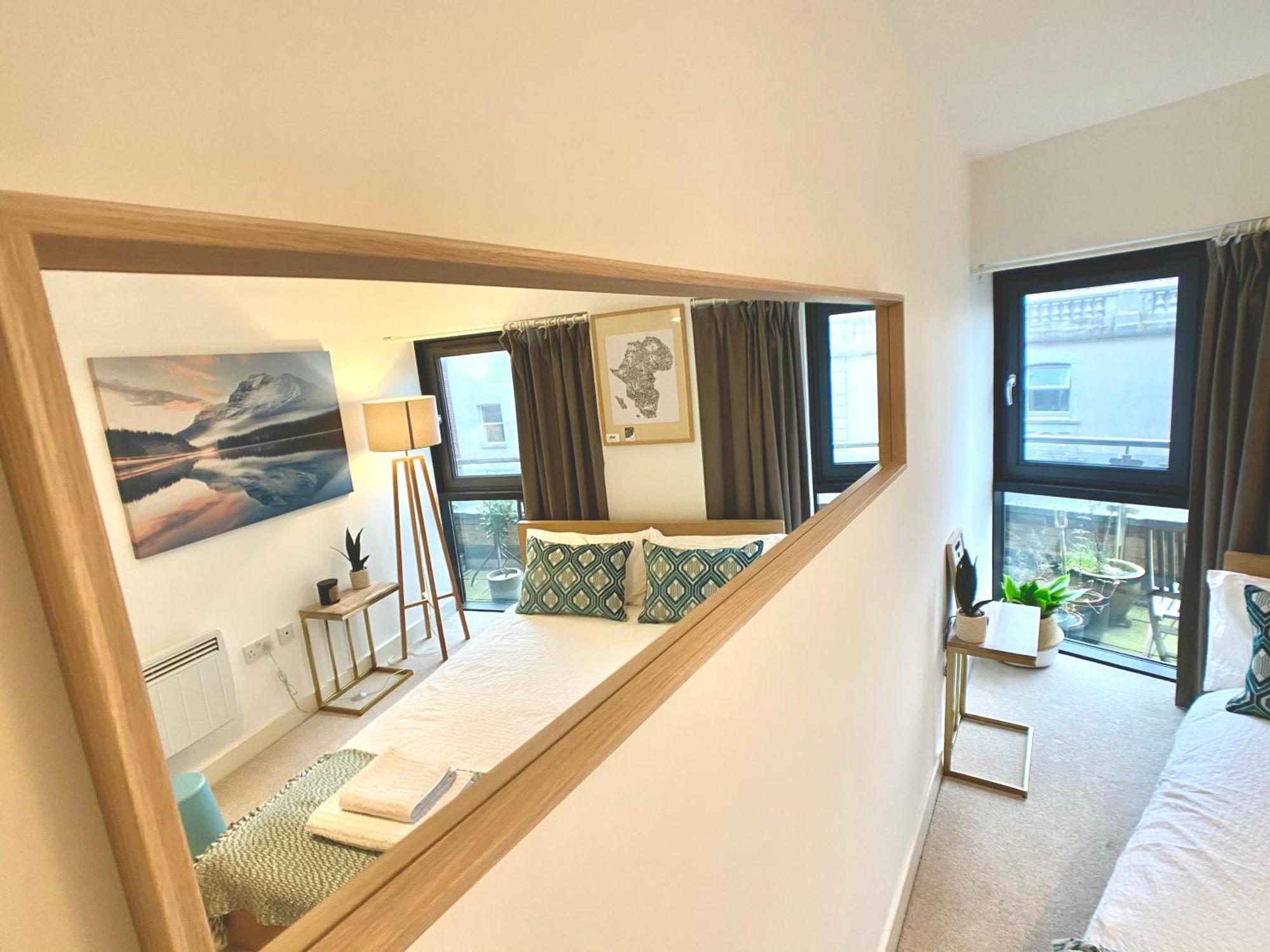 Modern, Spacious Flat In The Heart Of Bournemouth. Homestay